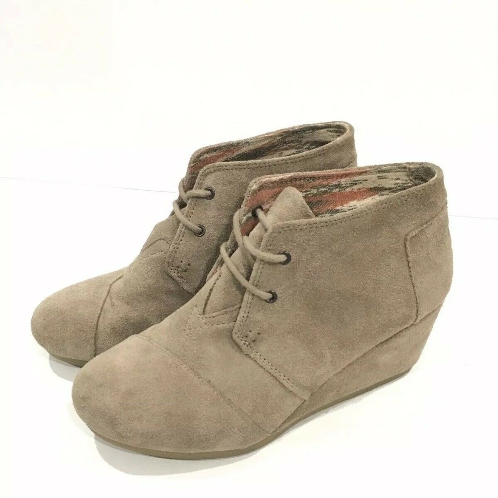 Toms Desert Suede Tan Size 7.5 Booties Ankle Lace